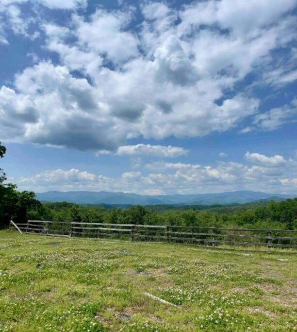 Lazy Bear Cabin Near Nantahala Outdoor Center And Bryson City Exterior photo